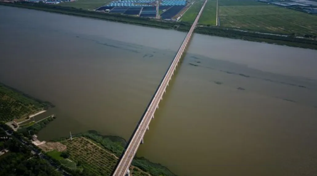 Jembatan Tertinggi di Dunia Siap Dibuka di ChinaJembatan Tertinggi di Dunia Siap Dibuka di China, Pangkas Perjalanan 2 Jam Jadi 1 Menit :